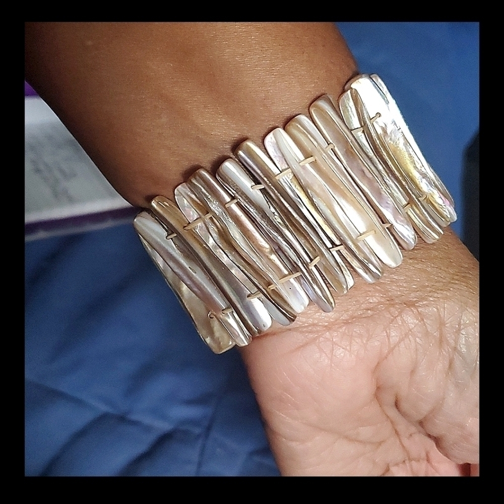 Hand Carved Mother of Pearl Stretch Stick Bracelet - Picture 6 of 8